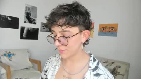 Snapshot of simone_4201 chatting on December 2024 07:32:02 PM Sim. online show from December 2024 07:32:02 PM