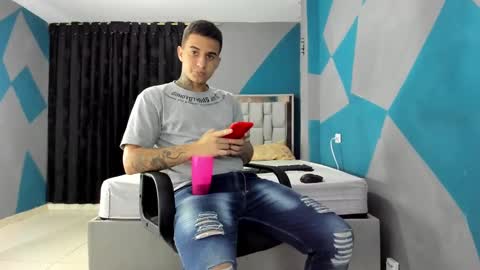 Snapshot of simonkeler chatting on December 2024 03:26:02 AM SIMON KELER online show from December 2024 03:26:02 AM