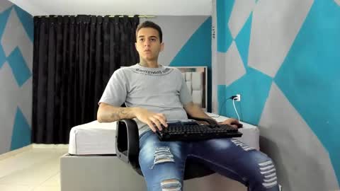 Snapshot of simonkeler chatting on December 2024 11:30:01 PM SIMON KELER online show from December 2024 11:30:01 PM