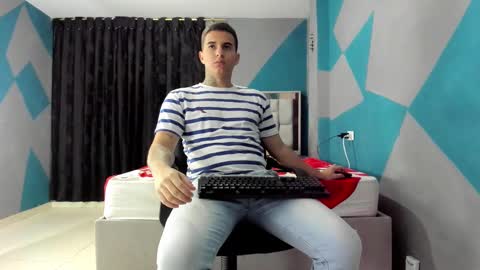 Snapshot of simonkeler chatting on January 2025 06:55:02 AM SIMON KELER online show from January 2025 06:55:02 AM