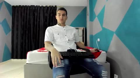 Snapshot of simonkeler chatting on January 2025 01:31:02 AM SIMON KELER online show from January 2025 01:31:02 AM