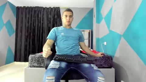 Snapshot of simonkeler chatting on February 2025 04:29:01 AM SIMON KELER online show from February 2025 04:29:01 AM