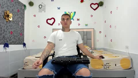 Snapshot of simonkeler chatting on September 2025 11:38:02 PM SIMON KELER online show from September 2025 11:38:02 PM