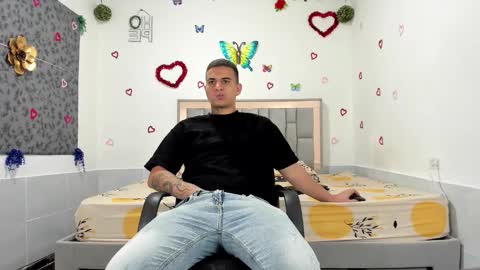 Snapshot of simonkeler chatting on September 2025 01:05:02 AM SIMON KELER online show from September 2025 01:05:02 AM