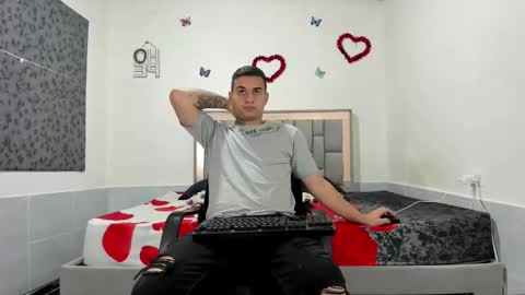 Snapshot of simonkeler chatting on September 2025 11:48:01 AM SIMON KELER online show from September 2025 11:48:01 AM