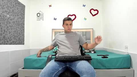 Snapshot of simonkeler chatting on October 2025 11:09:01 AM SIMON KELER online show from October 2025 11:09:01 AM