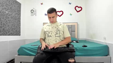 Snapshot of simonkeler chatting on October 2025 02:07:02 PM SIMON KELER online show from October 2025 02:07:02 PM