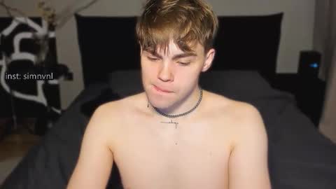 Snapshot of simonwnl chatting on December 2025 08:51:01 PM Simon online show from December 2025 08:51:01 PM