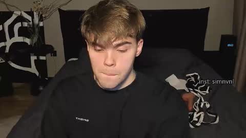 Snapshot of simonwnl chatting on December 2025 07:53:02 PM Simon online show from December 2025 07:53:02 PM