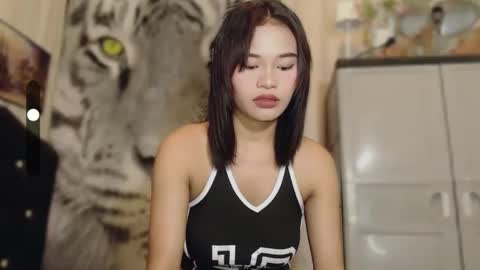 Snapshot of simple_lynx chatting on April 2026 01:42:02 PM L Y N online show from April 2026 01:42:02 PM