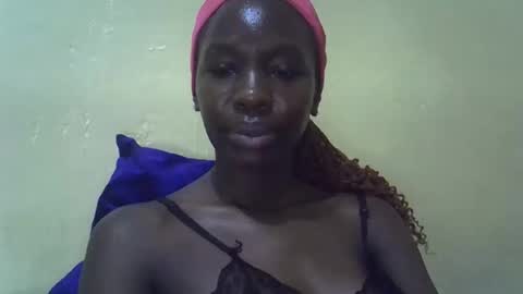 simplyloy33 online show from May 2026 06:52:01 AM