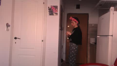 Snapshot of simyhvn chatting on March 2026 05:10:02 AM simyhvn online show from March 2026 05:10:02 AM