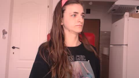 Snapshot of simyhvn chatting on March 2026 05:00:02 AM simyhvn online show from March 2026 05:00:02 AM