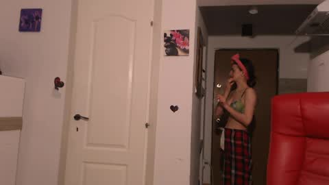 Snapshot of simyhvn chatting on March 2026 04:13:02 AM simyhvn online show from March 2026 04:13:02 AM