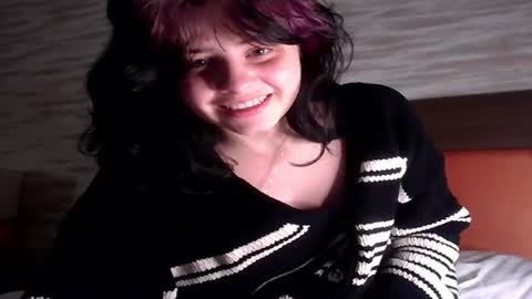 Sincerelyneon online show from April 2026 11:11:01 AM