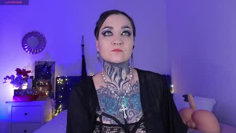 Ms. Sindel online show from December 2024 02:05:02 PM