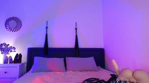 Ms. Sindel online show from January 2025 01:38:02 PM
