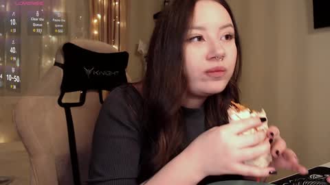Snapshot of sinigami_ chatting on December 2024 02:22:02 AM Ari online show from December 2024 02:22:02 AM