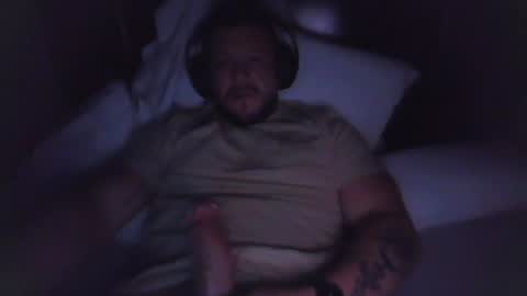 Snapshot of sir2tuggz chatting on March 2026 08:18:02 AM sir2tuggz online show from March 2026 08:18:02 AM