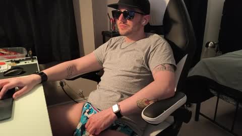Sir Daddy McQween online show from April 2026 07:50:02 AM