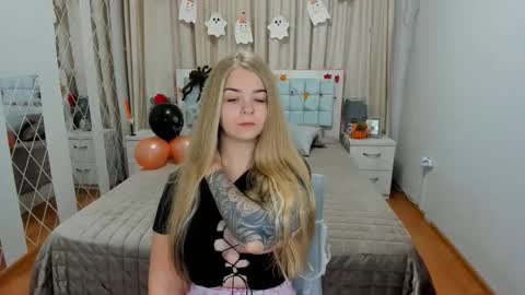 SirenaBloom online show from October 2025 05:35:02 AM