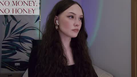 Snapshot of sirenaswhisper chatting on June 2026 08:29:01 PM Goddess Sirena online show from June 2026 08:29:01 PM