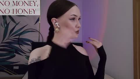 Snapshot of sirenaswhisper chatting on June 2026 02:03:02 AM Goddess Sirena online show from June 2026 02:03:02 AM