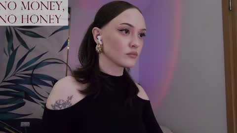 Snapshot of sirenaswhisper chatting on June 2026 04:55:01 AM Goddess Sirena online show from June 2026 04:55:01 AM