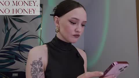 Snapshot of sirenaswhisper chatting on July 2026 03:18:02 PM Goddess Sirena online show from July 2026 03:18:02 PM