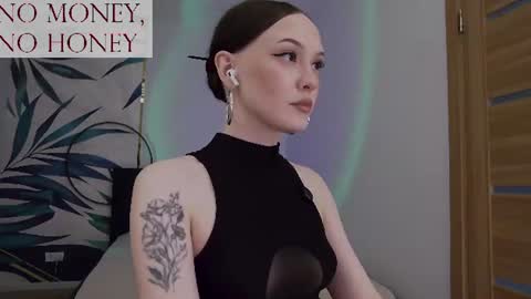 Snapshot of sirenaswhisper chatting on July 2026 04:06:02 AM Goddess Sirena online show from July 2026 04:06:02 AM