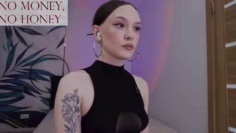 Snapshot of sirenaswhisper chatting on July 2026 10:21:02 AM Goddess Sirena online show from July 2026 10:21:02 AM