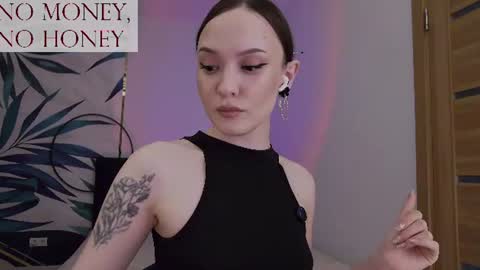 Snapshot of sirenaswhisper chatting on July 2026 05:04:01 PM Goddess Sirena online show from July 2026 05:04:01 PM
