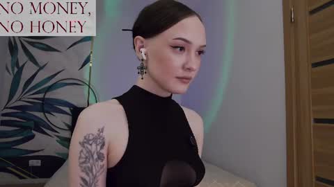 Snapshot of sirenaswhisper chatting on July 2026 10:45:01 PM Goddess Sirena online show from July 2026 10:45:01 PM