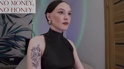 Snapshot of sirenaswhisper chatting on July 2026 01:58:33 AM Goddess Sirena online show from July 2026 01:58:33 AM