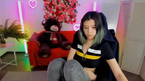 Snapshot of sirenmystique chatting on June 2026 10:17:02 AM Si online show from June 2026 10:17:02 AM