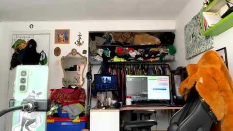 Snapshot of siriss_boyrag chatting on June 2026 01:05:02 PM siriss_boyrag online show from June 2026 01:05:02 PM