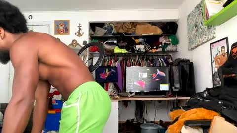 Snapshot of siriss_boyrag chatting on June 2026 12:50:02 PM siriss_boyrag online show from June 2026 12:50:02 PM