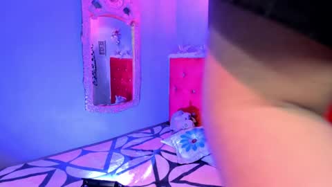 Snapshot of sirius_angels chatting on December 2024 09:23:01 PM Sirius angels online show from December 2024 09:23:01 PM