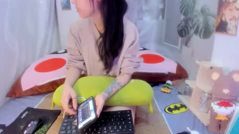 julila online show from November 2025 02:55:02 AM