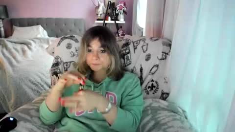 carra combs online show from May 2026 12:05:01 AM