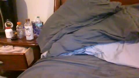 wants to suck cock online show from February 2026 01:14:01 AM