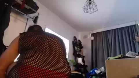 Snapshot of sissyboilooking chatting on December 2024 03:14:02 AM RESPONDS WELL TO ... online show from December 2024 03:14:02 AM