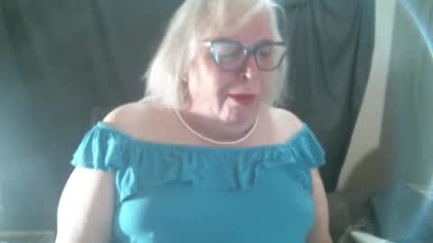 Snapshot of sissydianetx chatting on December 2024 02:13:02 PM Sissy Diane online show from December 2024 02:13:02 PM