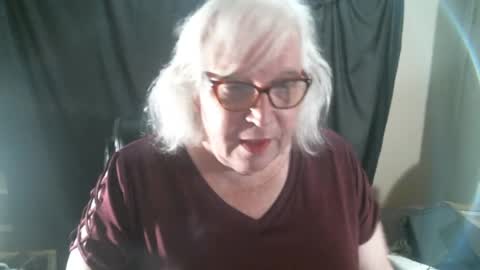 Snapshot of sissydianetx chatting on December 2024 12:41:01 AM Sissy Diane online show from December 2024 12:41:01 AM