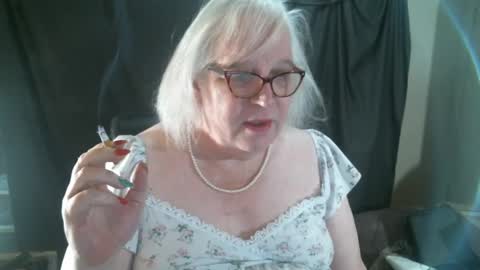 Snapshot of sissydianetx chatting on December 2024 02:06:01 PM Sissy Diane online show from December 2024 02:06:01 PM