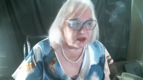 Snapshot of sissydianetx chatting on January 2025 12:32:02 AM Sissy Diane online show from January 2025 12:32:02 AM