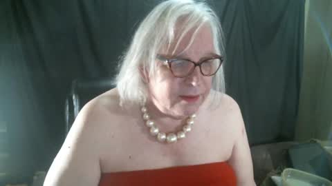 Snapshot of sissydianetx chatting on January 2025 12:34:02 AM Sissy Diane online show from January 2025 12:34:02 AM