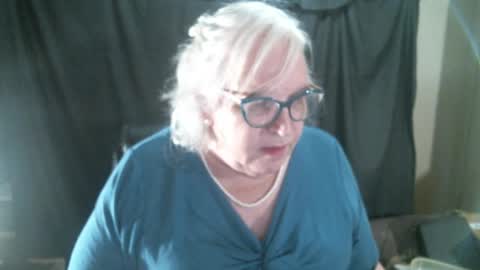 Snapshot of sissydianetx chatting on January 2025 12:27:01 AM Sissy Diane online show from January 2025 12:27:01 AM