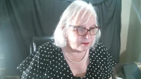 Snapshot of sissydianetx chatting on January 2025 12:38:02 AM Sissy Diane online show from January 2025 12:38:02 AM