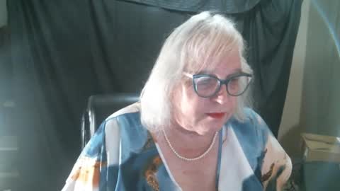 Snapshot of sissydianetx chatting on January 2025 12:38:01 AM Sissy Diane online show from January 2025 12:38:01 AM